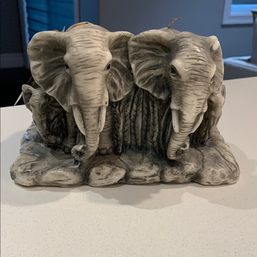 ONE WORLD Large 8” Elephant Candle